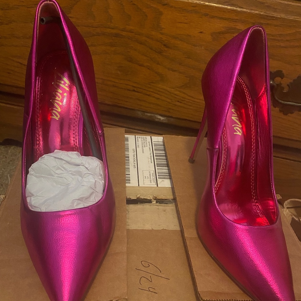 Shoes - Picture 2 of 5